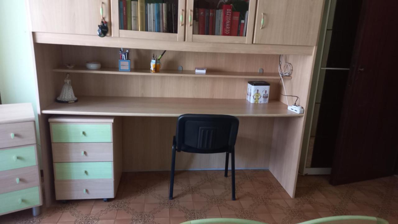 Appartamento Incantevole Al Centro Di Torvaianica Bagian luar foto