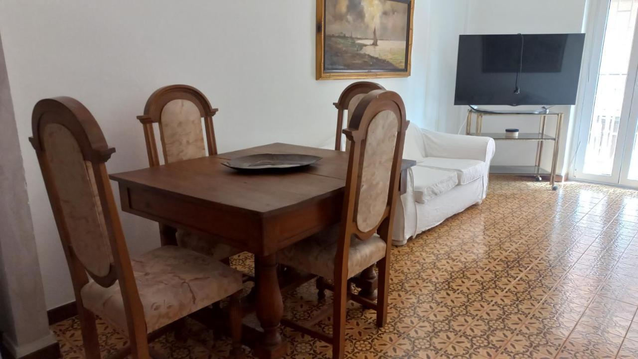 Appartamento Incantevole Al Centro Di Torvaianica Bagian luar foto