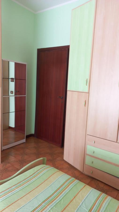 Appartamento Incantevole Al Centro Di Torvaianica Bagian luar foto