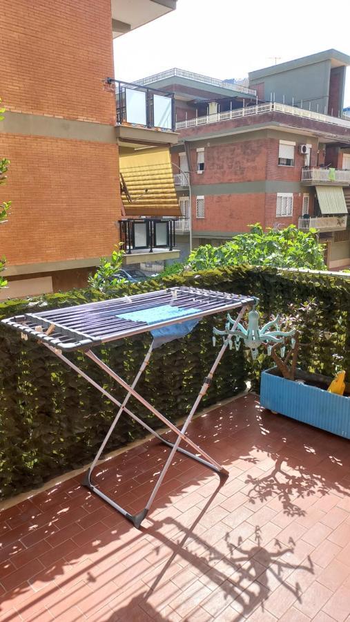 Appartamento Incantevole Al Centro Di Torvaianica Bagian luar foto