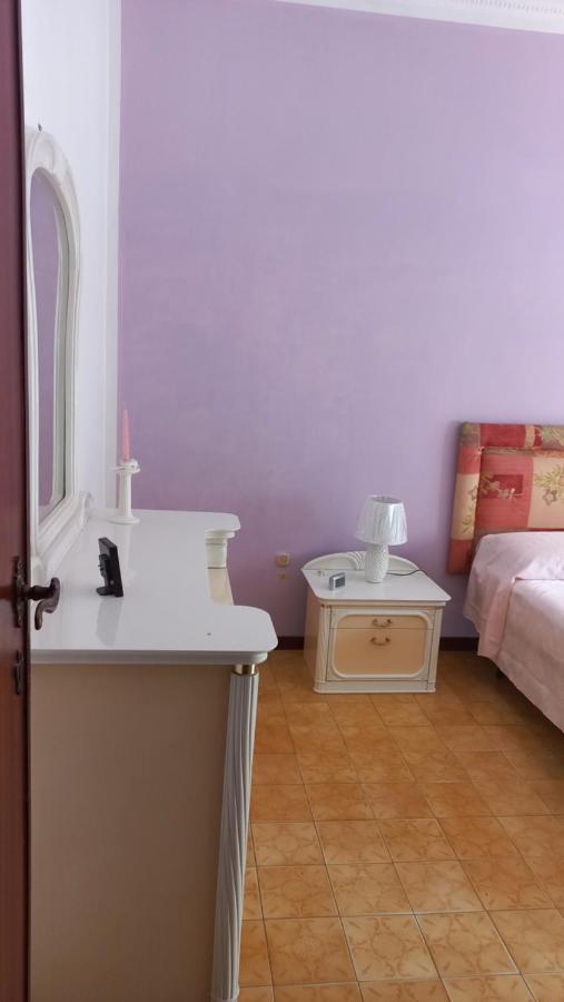 Appartamento Incantevole Al Centro Di Torvaianica Bagian luar foto