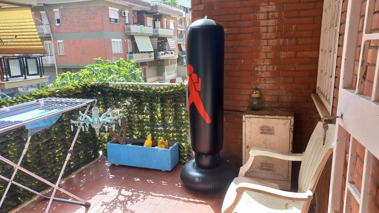 Appartamento Incantevole Al Centro Di Torvaianica Bagian luar foto